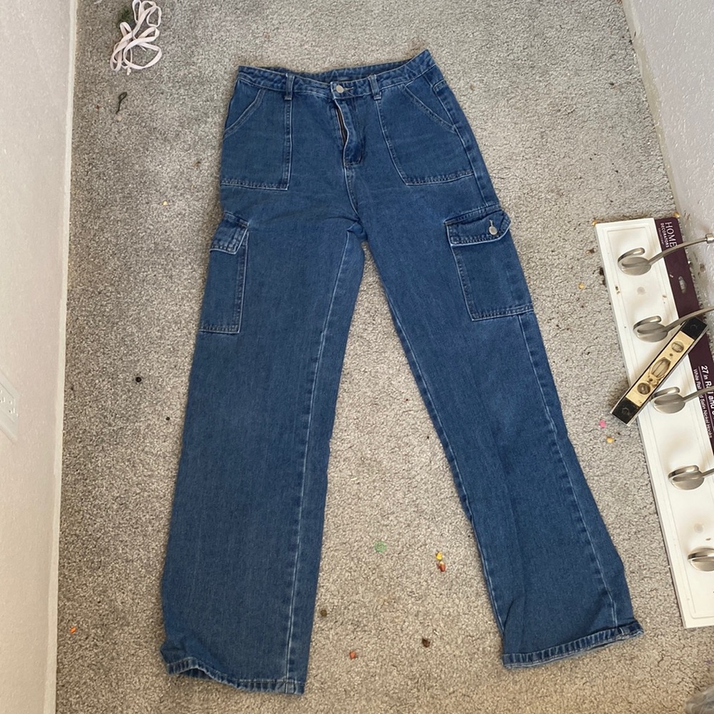 dark wash cargo women’s jeans